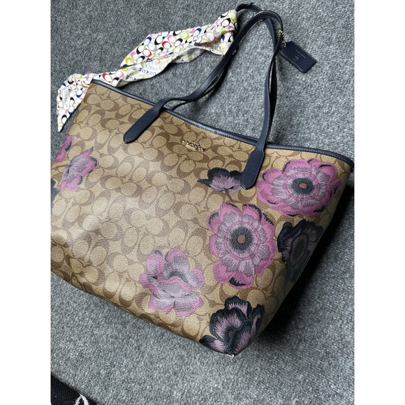 Women's Coach 5697 City Tote Signature Canvas Kaffe Fassett Floral Print - Picture 3 of 13